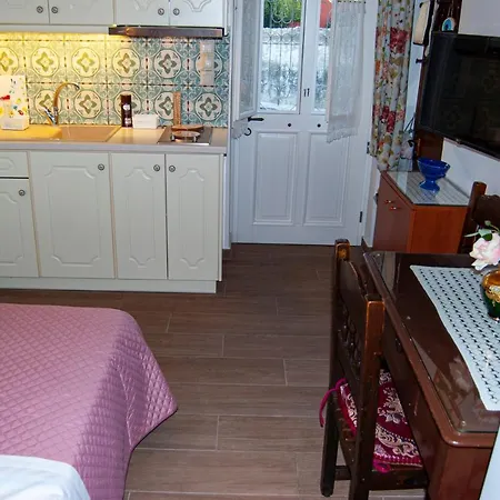 Yangos Traditional Apartament