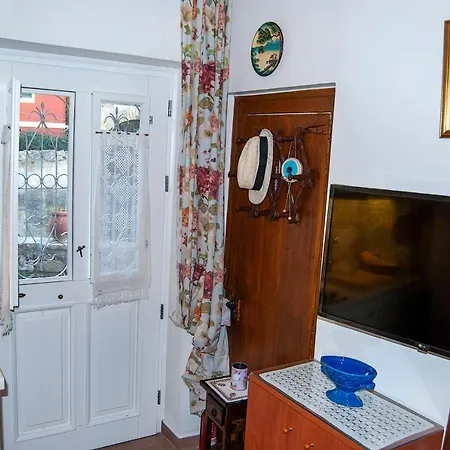 Apartament Yangos Traditional Kouramádes