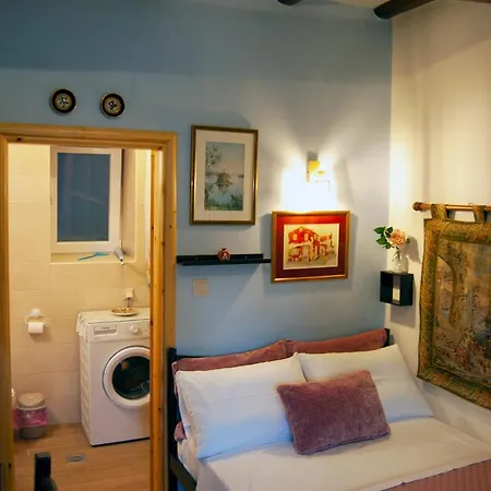 Daire Yangos Traditional