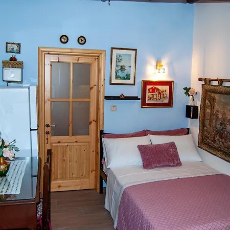 Yangos Traditional *