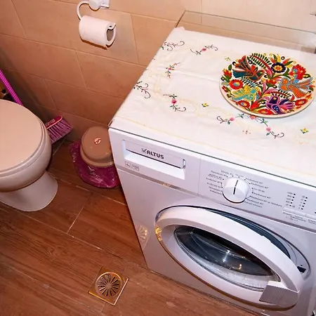 Yangos Traditional *