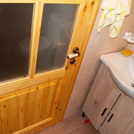 Yangos Traditional Kouramádes