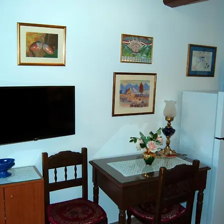 Yangos Traditional Kouramádes