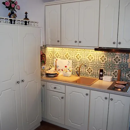 Yangos Traditional Kouramádes