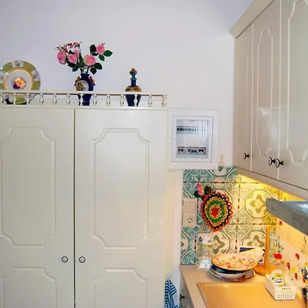 Yangos Traditional * Kouramádes