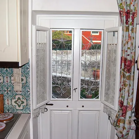 Yangos Traditional Apartman *