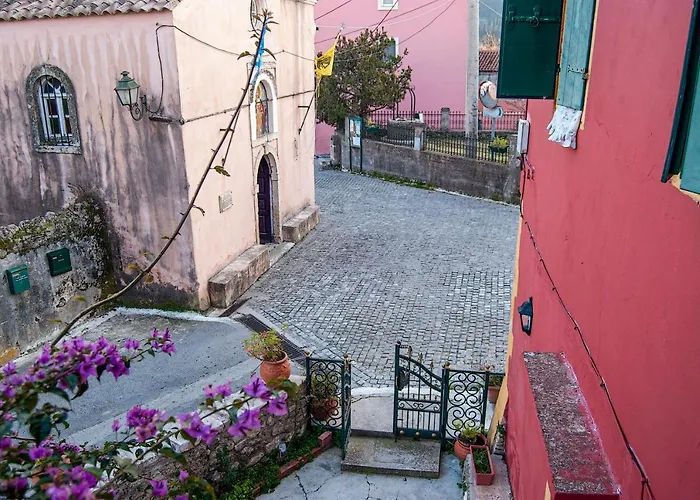 Yangos Traditional Appartement *