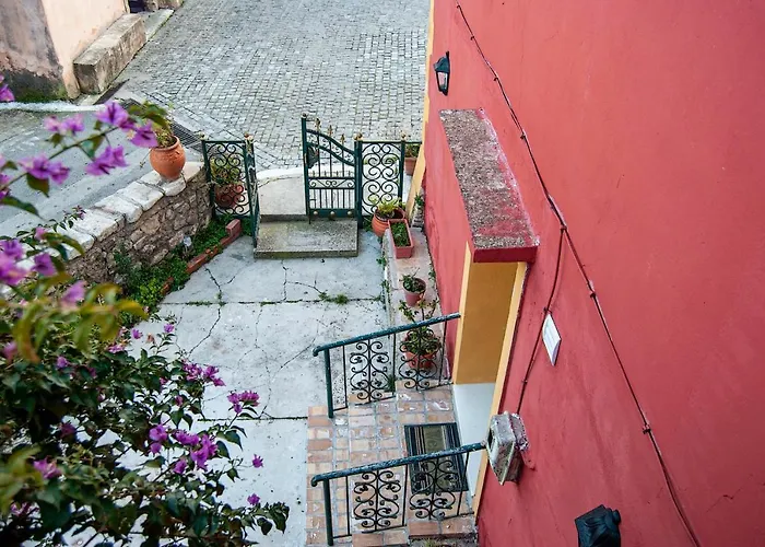 Yangos Traditional Kouramádes