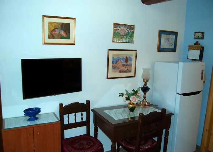 Yangos Traditional Kouramádes