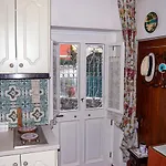 Yangos Traditional شقة