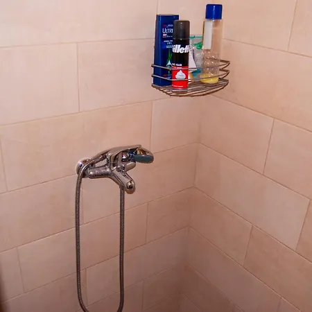 Yangos Traditional Apartamento Kouramades